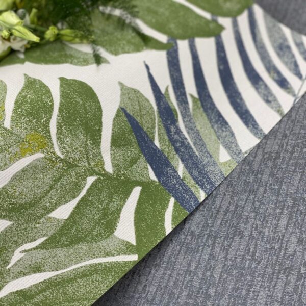 Papel tapiz color blanco con hojas verdes y azules