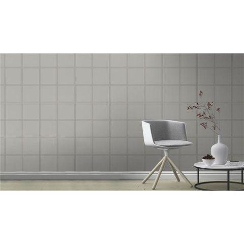 Papel tapiz para pared decorada con papel tapiz para pared color gris con cuadros grandes junto a silla y mesa de decoración