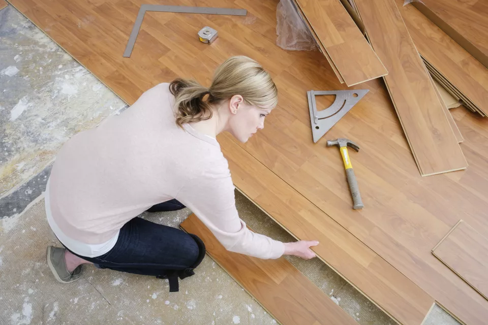 instalar piso laminado